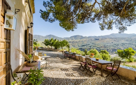 Terraza delantera y vistas